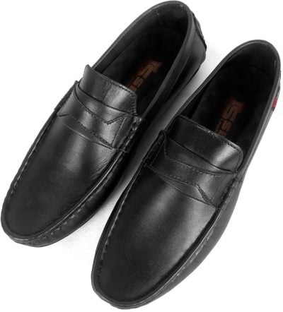 SSB Loafers are very soft and comfortable for your daily use, these shoes are made with a medicated insole, and you can wear them with Punjabi or casual dresses.